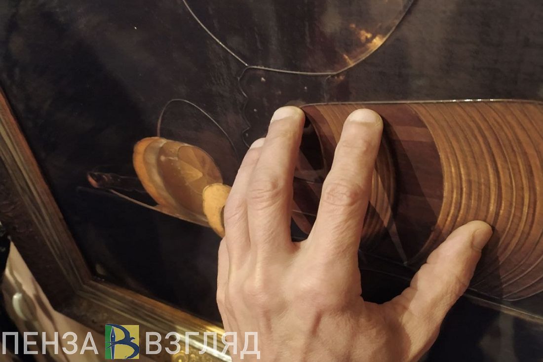 Трогать экспонаты обязательно! В Пензенской картинной галерее появились картины для незрячих