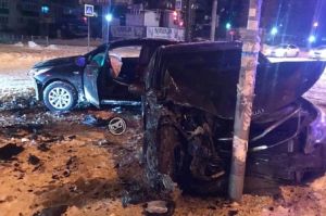 В Пензе в тройном ДТП раскурочило иномарку
