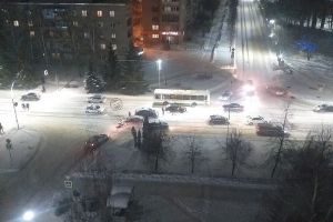 У автомобиля разбилась «морда всмятку» на перекрестке в Заречном