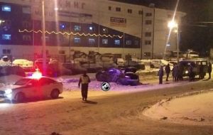 На улице Воронова в Пензе иномарка врезалась в столб