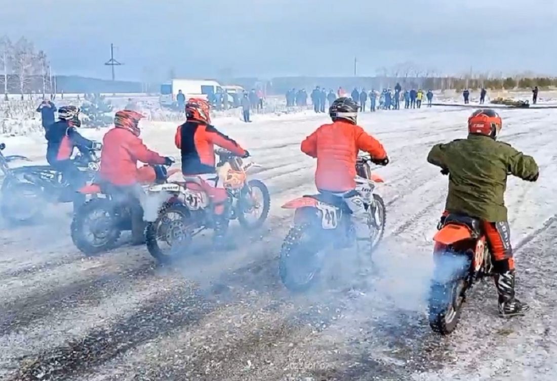 В Кузнецке прошел ежегодный Рождественский мотокросс
