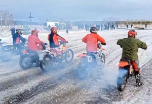 В Кузнецке прошел ежегодный Рождественский мотокросс
