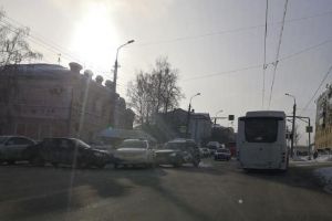 Несерьезное ДТП спровоцировало большую пробку в центре Пензы