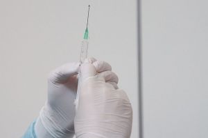 В пензенском Минздраве объяснили пользу прививок для заболевших ковидом учителей