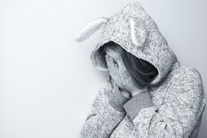 Видео со снегом, падающим около девочки с крыши, сняли на улице Кирова в Пензе