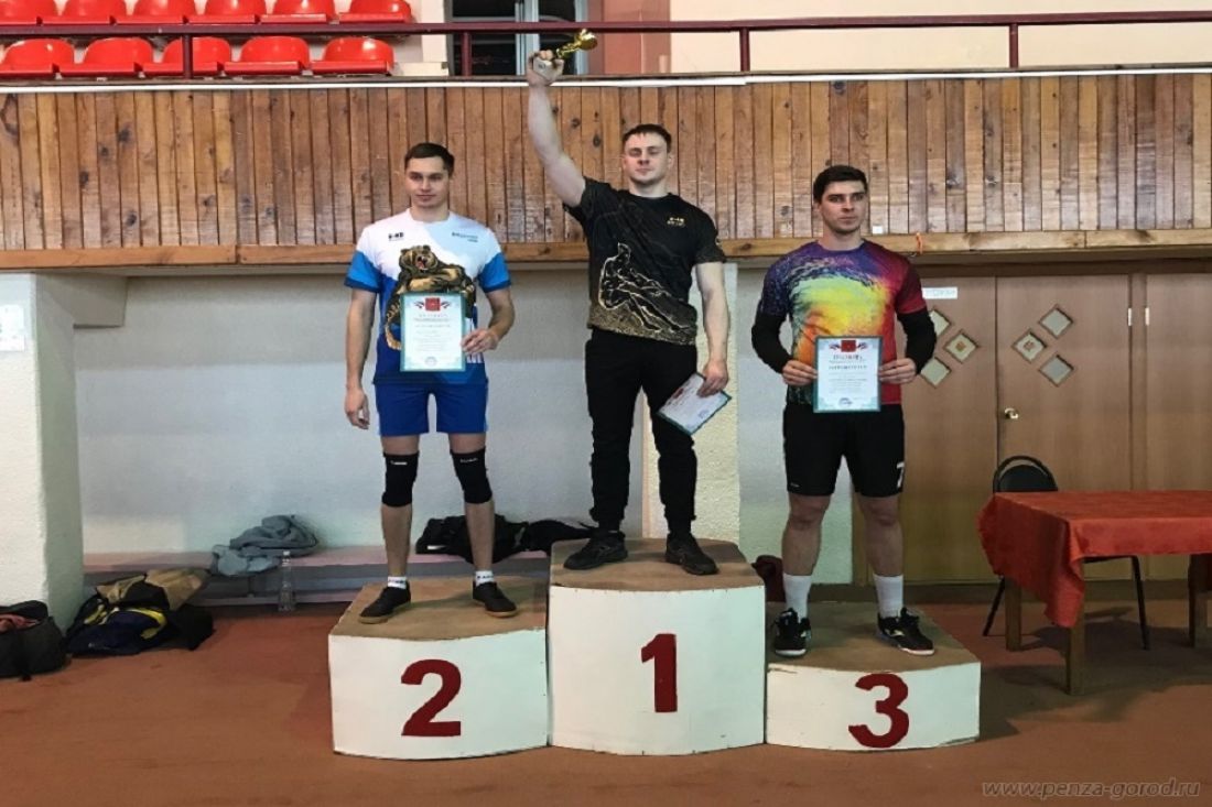 Сотрудники пензенских предприятий посоревновались в гиревом спорте, легкой атлетике и перетягивании каната