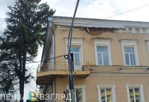 В Пензе обрушилась часть кирпичной кладки здания на улице Советской