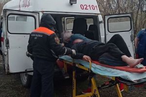 Пензенские спасатели помогли рыбаку, который сломал ногу