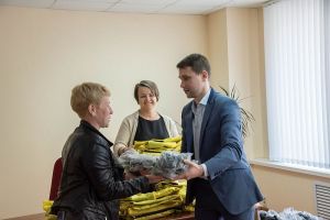 В районы Пензенской области передали куртки и палки для скандинавской ходьбы