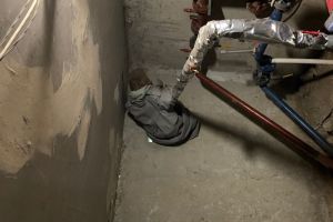 Пензенские спасатели вытащили из подвала кричавшую о помощи женщину