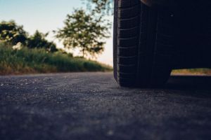 В Пензе под колеса иномарки попал молодой парень
