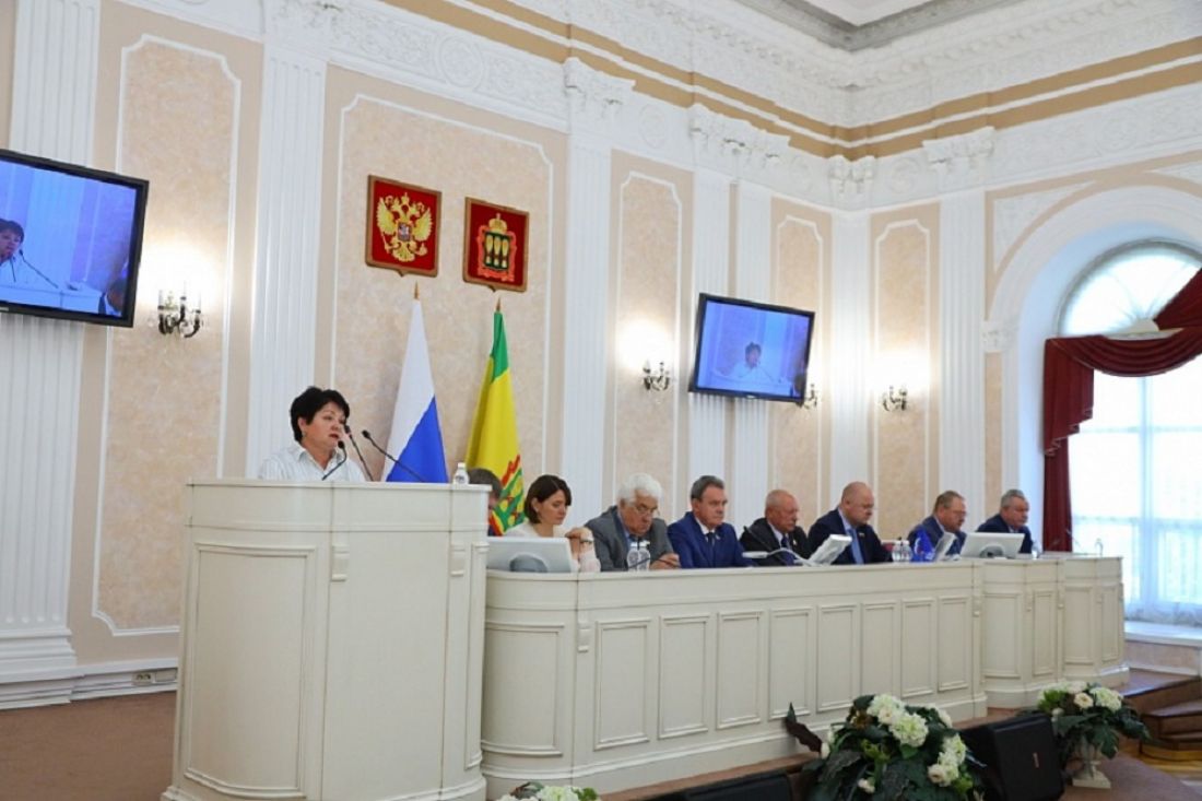 Глава регионального Минфина отчиталась об исполнении бюджета Пензенской области за 2021 год