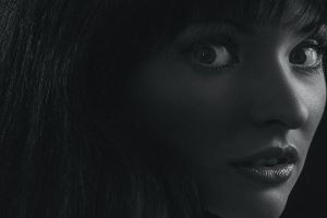 На улице Кижеватова в Пензе заметили прицепившегося к автомобилю «пассажира»