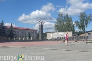 Мэр Никольска рассказал Олегу Мельниченко о ходе реконструкции центральной площади города