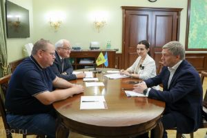 Мельниченко и Русских обсудили вопросы сотрудничества