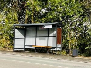 В Заре появились новые остановочные павильоны