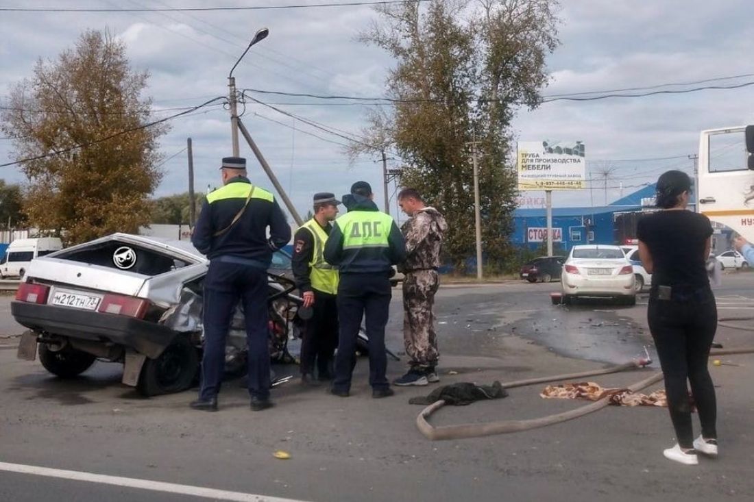 «Девятка» напополам, пожар на Карпинского, пропал мужчина — главные новости Пензы и области за 18 сентября