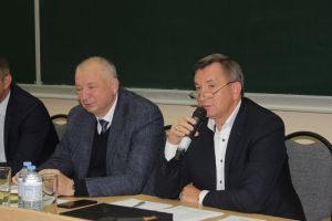 Гришаев поручил усилить контроль за трудоустройством выпускников пензенских колледжей