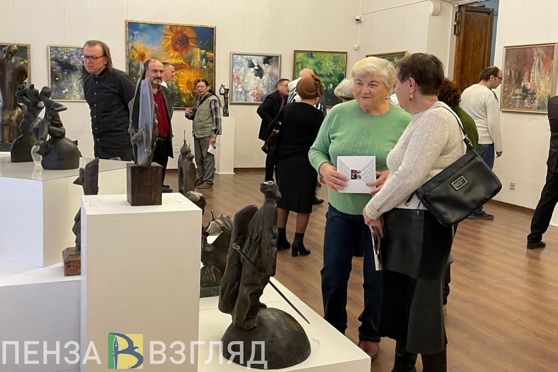 В пензенской картинной галерее открылась выставка художников Мордовиных (6+)