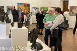 В пензенской картинной галерее открылась выставка художников Мордовиных (6+)