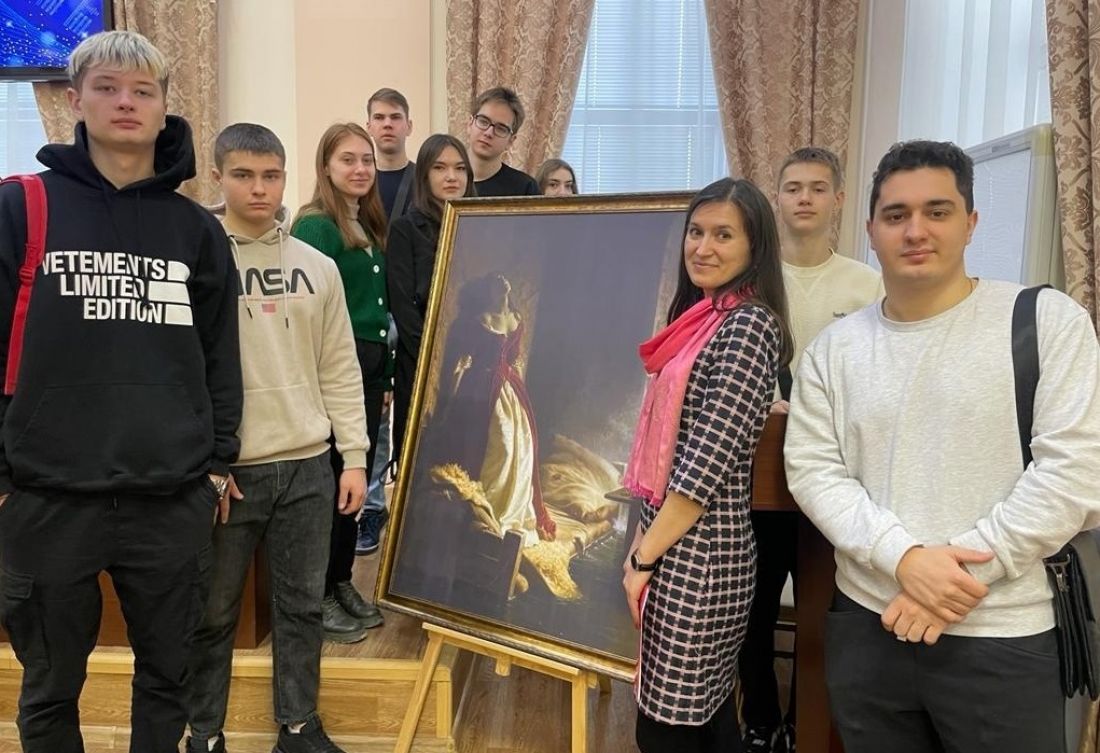 Более 100 пензенских студентов бесплатно увидели фильм о княжне Таракановой (16+)