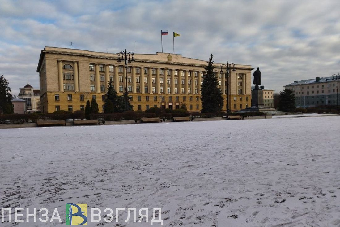 Мельниченко потребовал сократить сроки выдачи документов для запуска инвестпроектов