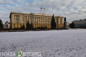 Мельниченко потребовал сократить сроки выдачи документов для запуска инвестпроектов