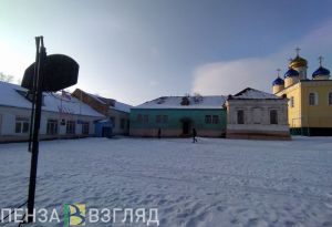 Мельниченко нацелил до конца года построить школу в с. Большой Вьяс, где дети учатся в здании монастыря