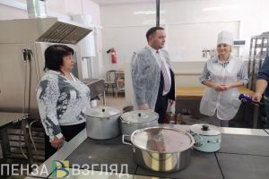 Министр образования Пензенской области Комаров посетил школу в Богословке