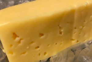 Не только шоколад: названы продукты, которые сделают россиян счастливее
