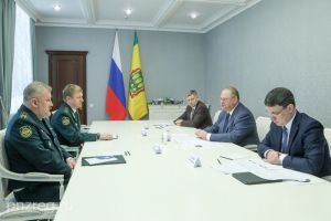 Мельниченко обсудил перспективы экспортных поставок с начальником Саратовской таможни