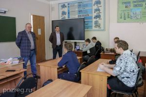 Мельниченко поручил начать ремонт в Пензенском лесном колледже