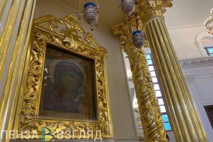В Спасском кафедральном соборе выставили главную святыню Пензы