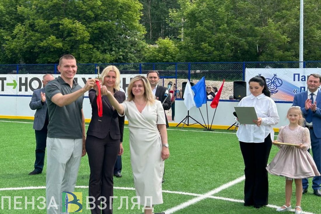 В Богословке состоялась торжественная передача символического ключа от нового ФОКа