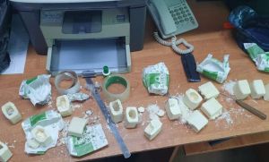Заключенному пензенской колонии передали телефоны, спрятанные ухищренным способом