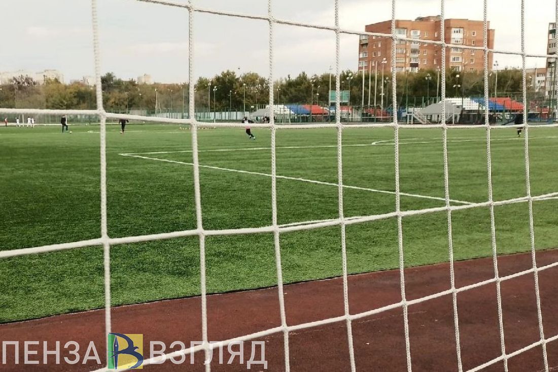 Участники юнармейских сборов «Гвардеец» соревнуются в баскетболе, футболе и волейболе