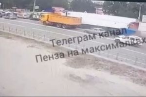 Появилось видео момента аварии с участием 13 машин в Пензе
