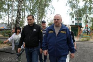 Мельниченко осмотрел в Золотаревке отремонтированные школу и детский сад