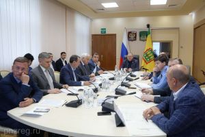 Мельниченко раскритиковал должностных лиц за состояние школы в селе Березовка