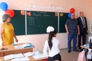 Мельниченко посетил школу села  Колдаис после капремонта