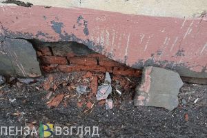 В Пензе жители недовольны состоянием фасада школы №19
