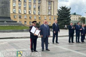 Мельниченко наградил полицейских в связи со столетием ППС