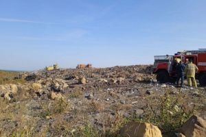 Из-за возгорания на территории Чемодановской свалки дежурят пожарные