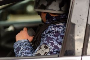 Разъяренный пензенец ударом кулака разбил стекло в баре