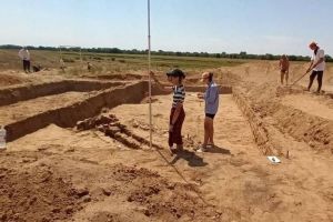 Мельниченко потребовал привлекать к археологическим экспедициям школьников