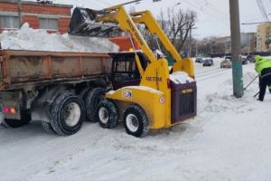 В Пензе работы по очистке улиц от снега ведутся в две смены