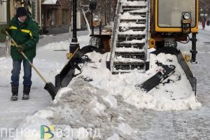 На улице Бакунина в Пензе возникли «непроходимые горы из льда»