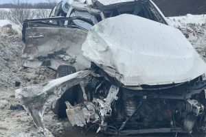 2 человека погибли в результате столкновения КАМАЗа и Toyota Camry на трассе М-5