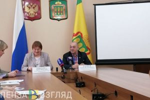 Обсуждается создание выставки петербургского фарфора и никольского стекла