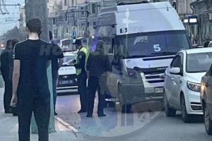 Пензенцы сообщают, что в центре города мотоциклист сбил девушку